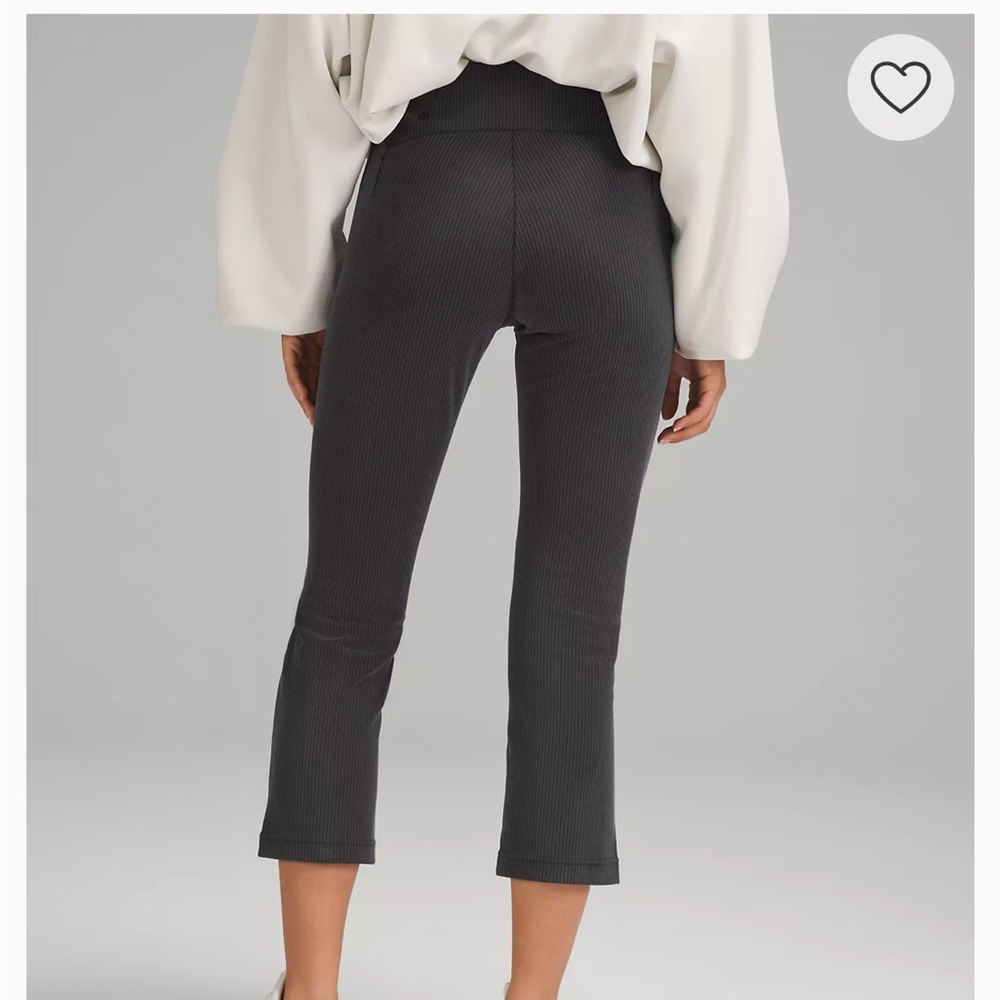 Lululemon Athletica Charcoal Cropped Pants - Picture 2 of 4